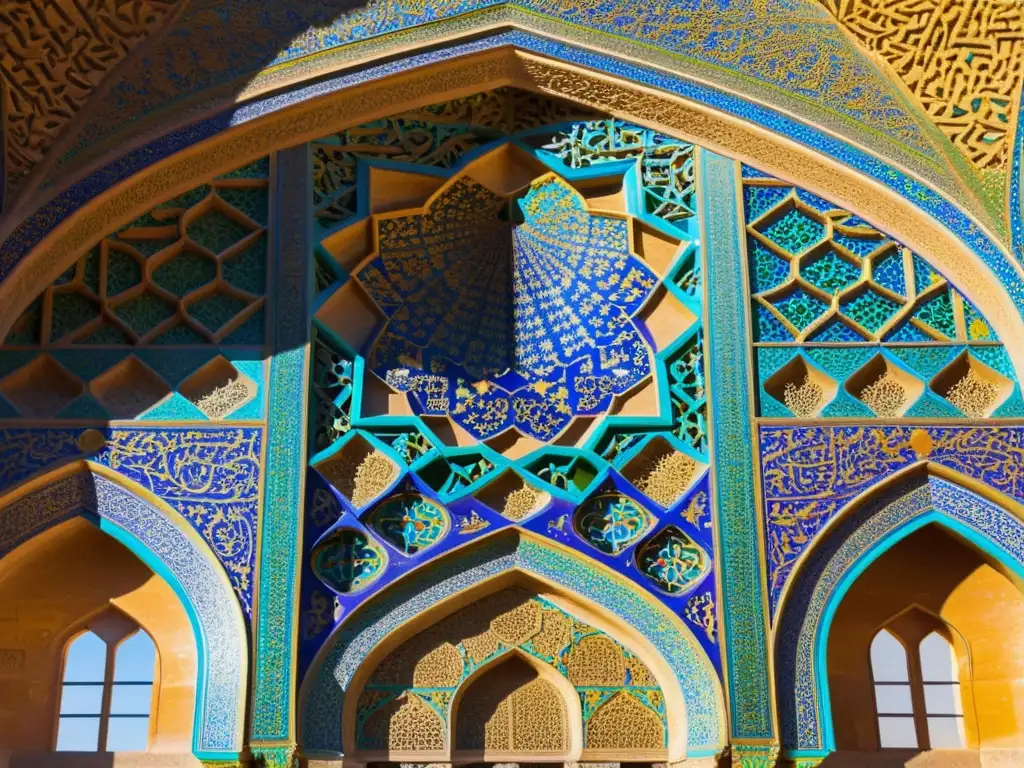 Detalle de las hermosas decoraciones geométricas y caligrafía árabe en la Mezquita del Imam en Isfahán, mundo islámico