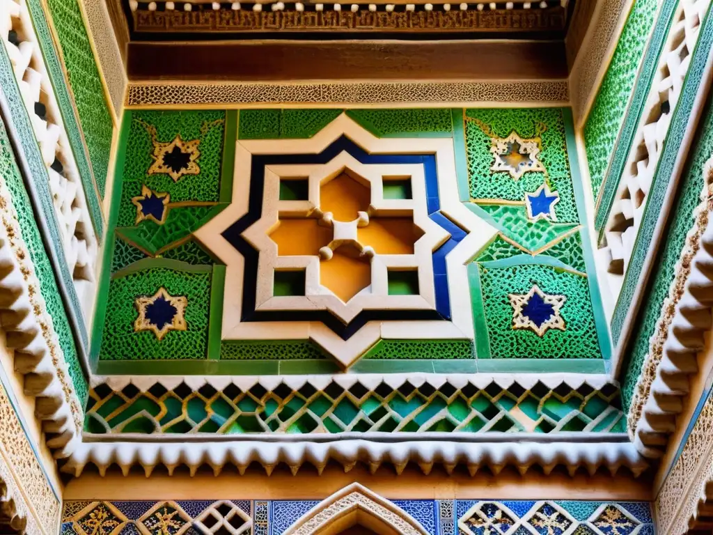 Increíbles patrones geométricos y azulejos coloridos en la Alhambra, reflejando la influencia islámica en el arte español