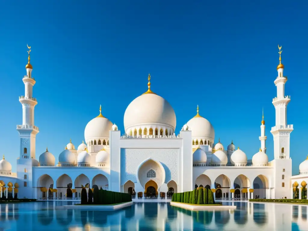 Vista impresionante de la Mezquita Sheikh Zayed en Abu Dhabi, destacando la arquitectura islámica contemporánea y sus detalles florales